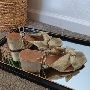 SAM & LIBBY KLARA ANKLE WRAP GOLDLEAF BOW